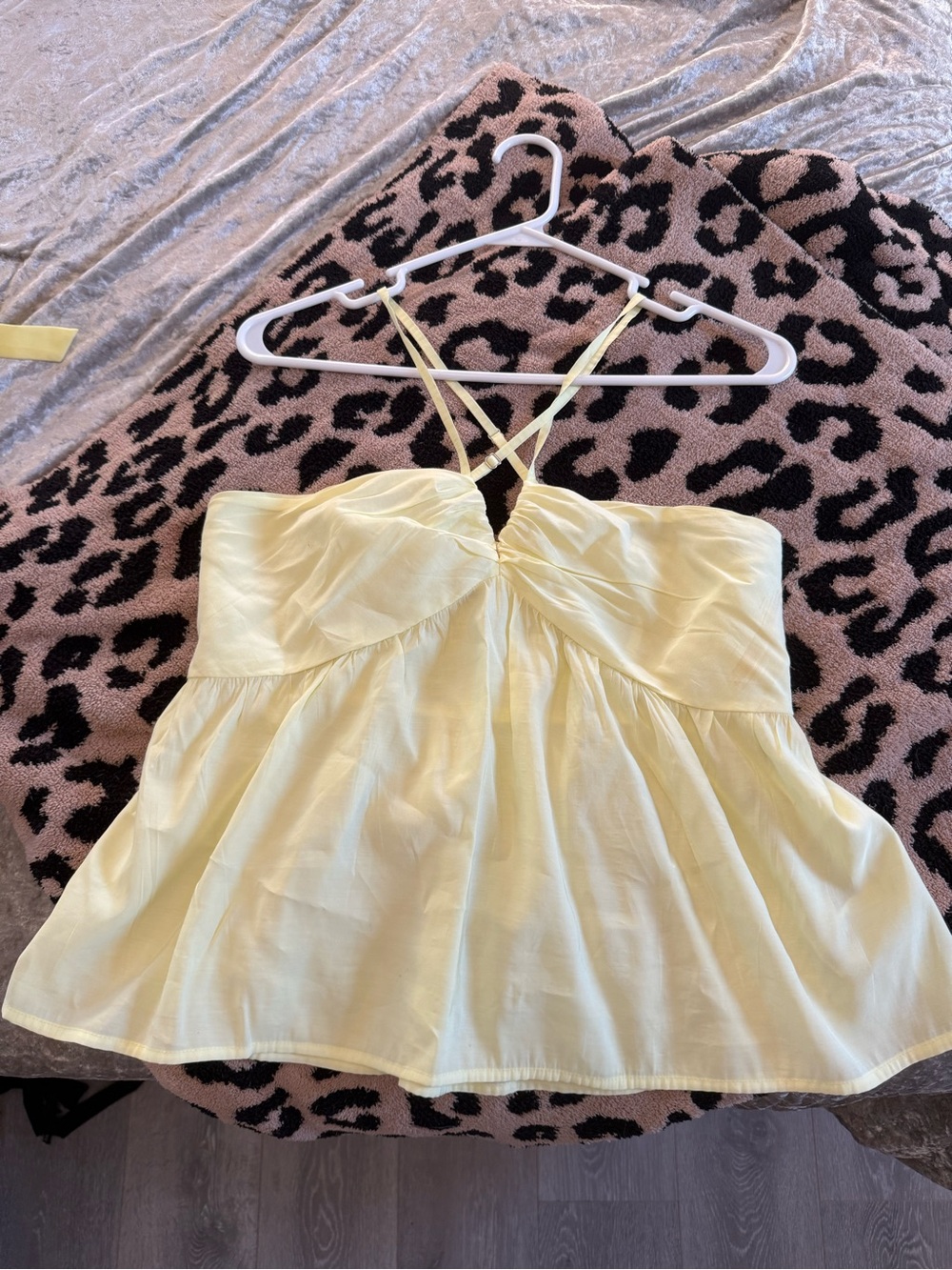 Yellow dress top, straps cross in back